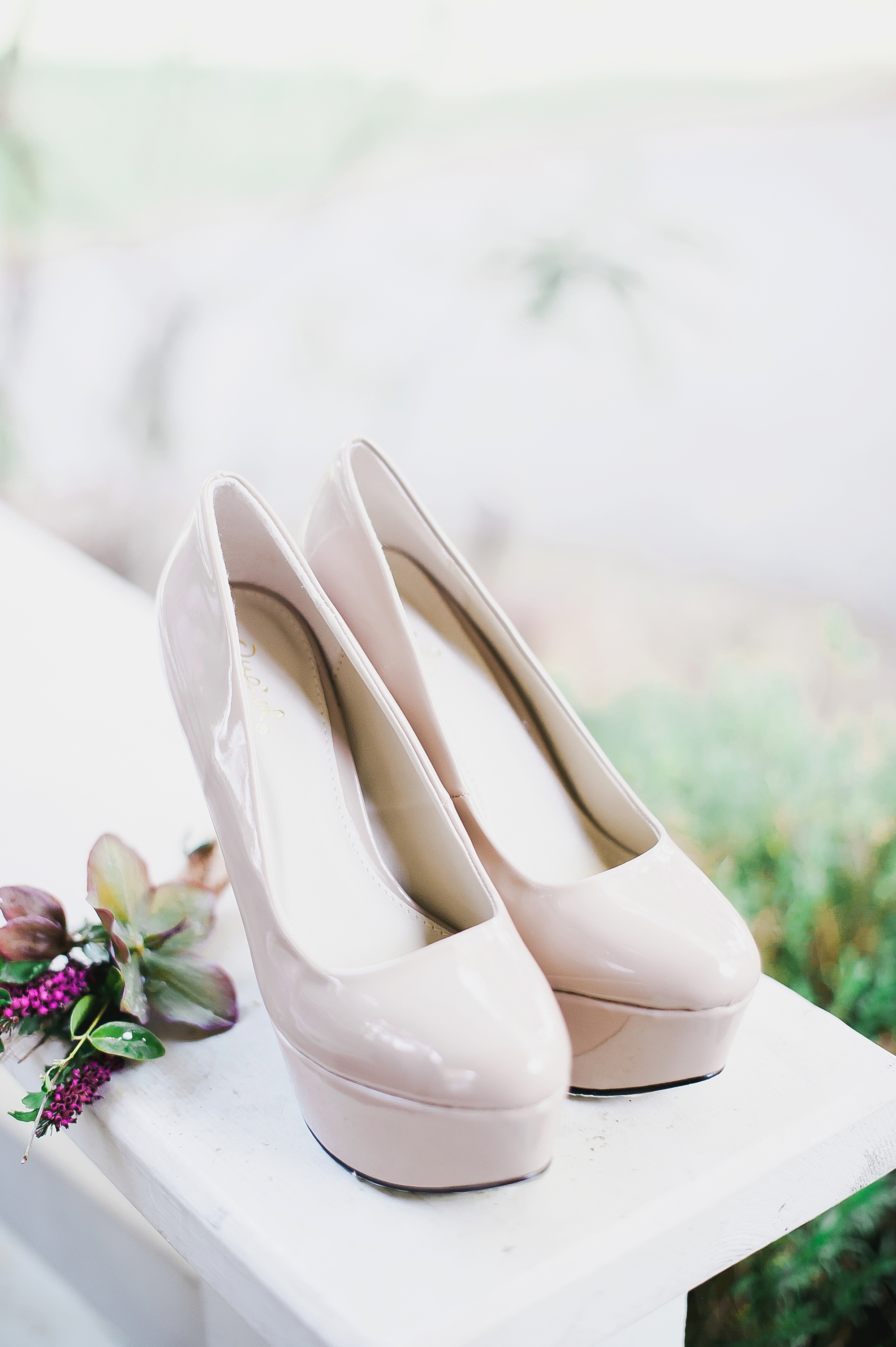 Wedding-shoes-adrien-craven-photography020