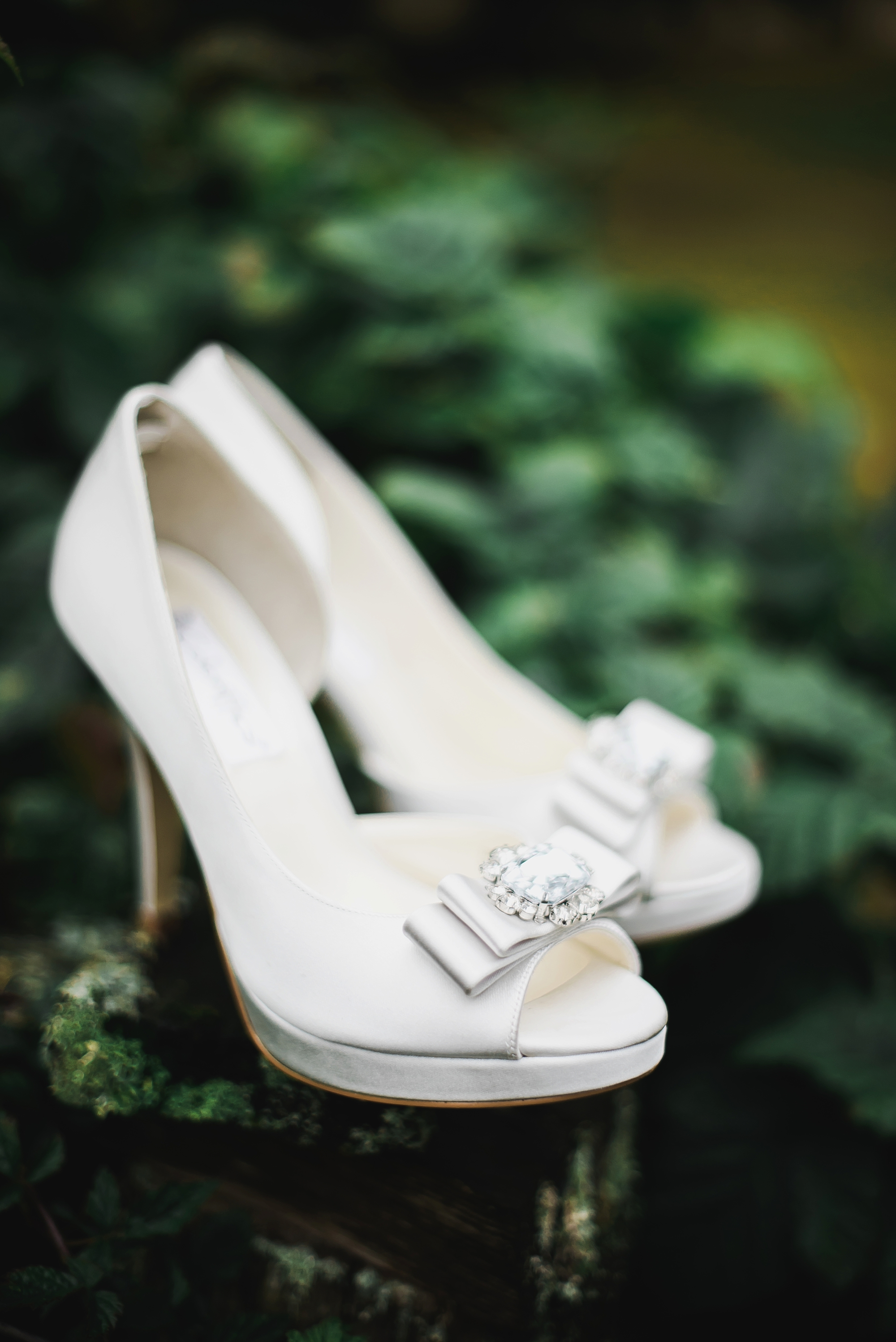 Wedding-shoes-adrien-craven-photography042