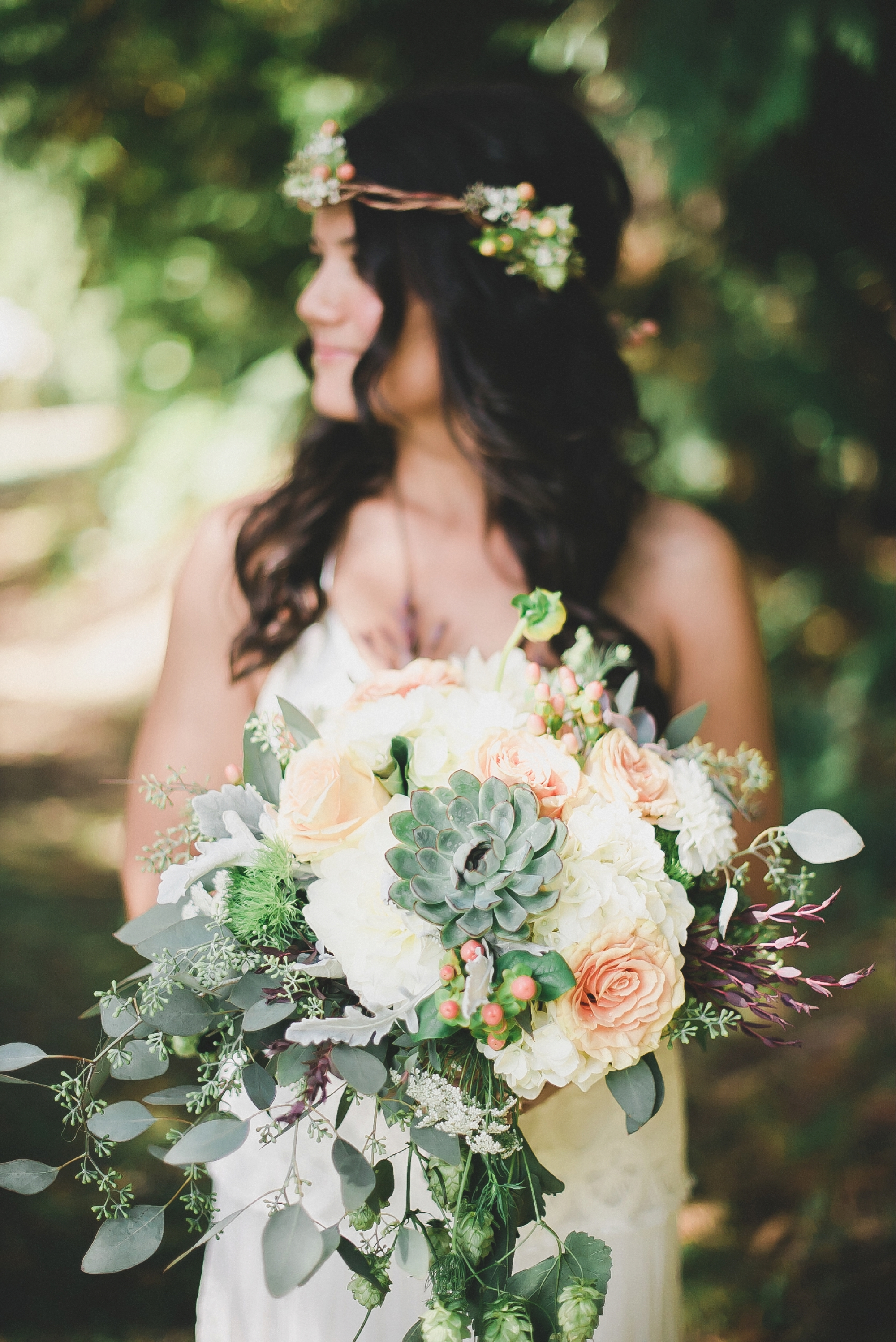 boho-bride-succulent-peach-bouquet