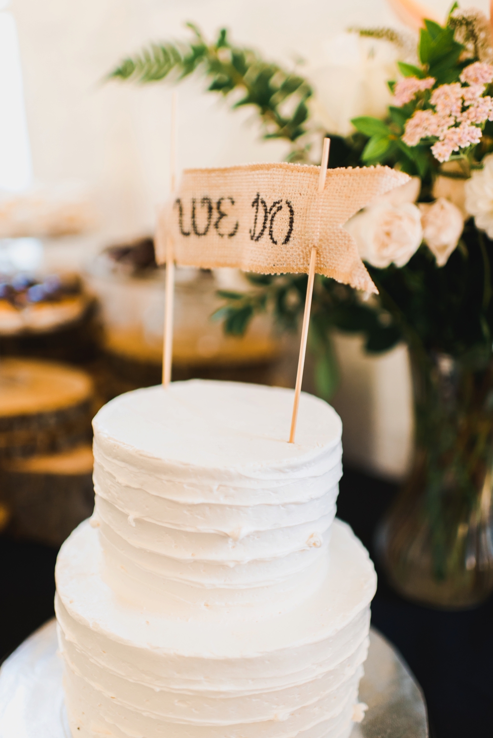 lake crescent lodge wedding cake