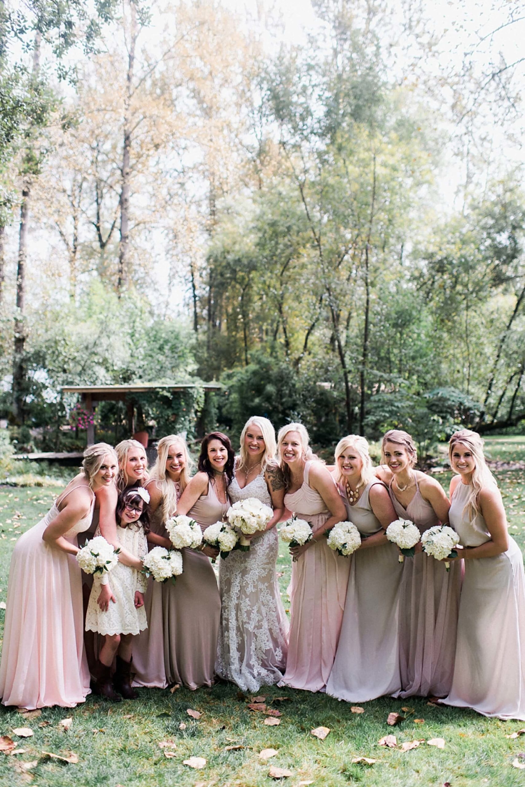 Maroni Meadows bride and bridesmaids