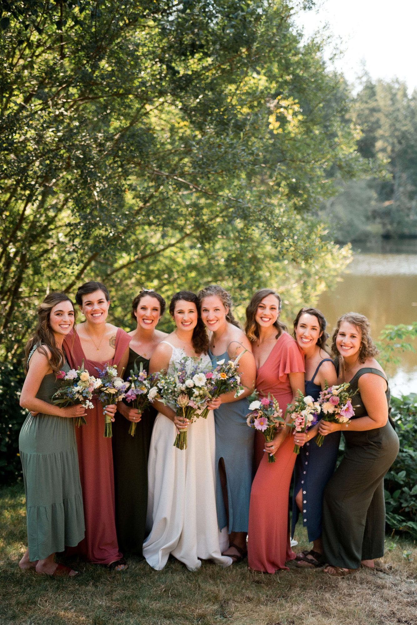 bride and her bridesmaids at their Lakedale Resort Wedding