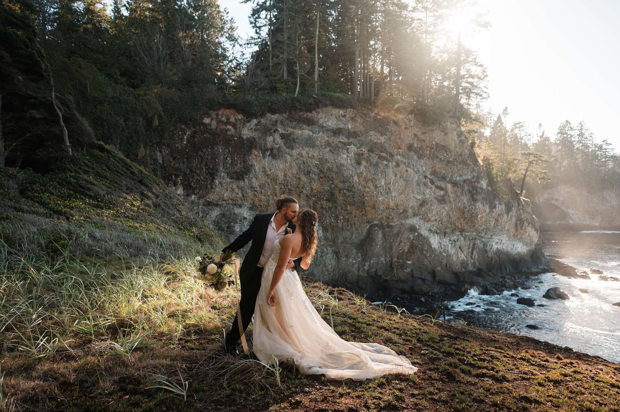 Bride and Groom eloping on the Washington state coast
