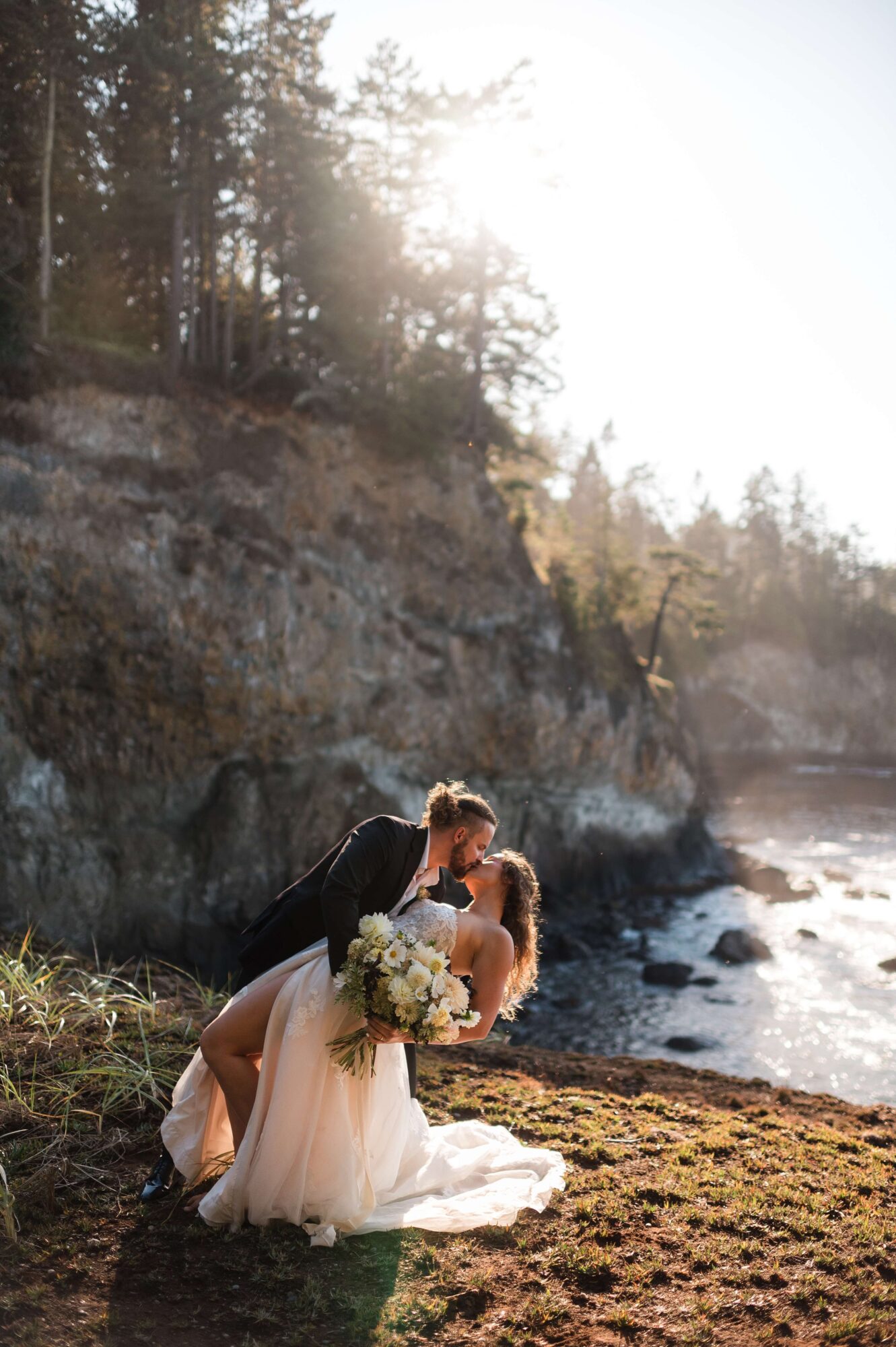 Cliffside elopement in Olympic National Park