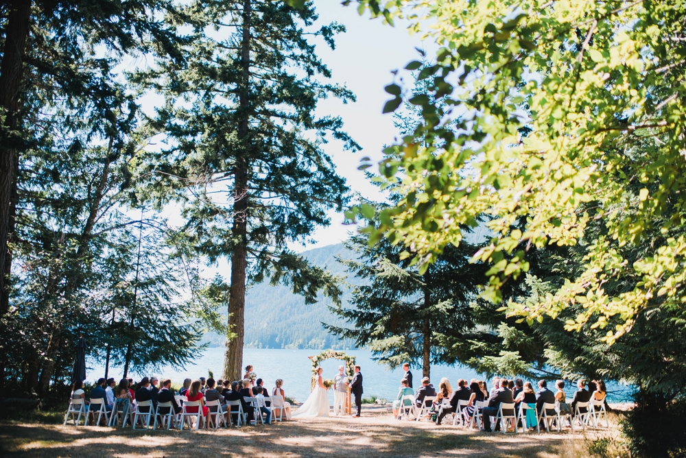lake crescent lodge wedding ceremony