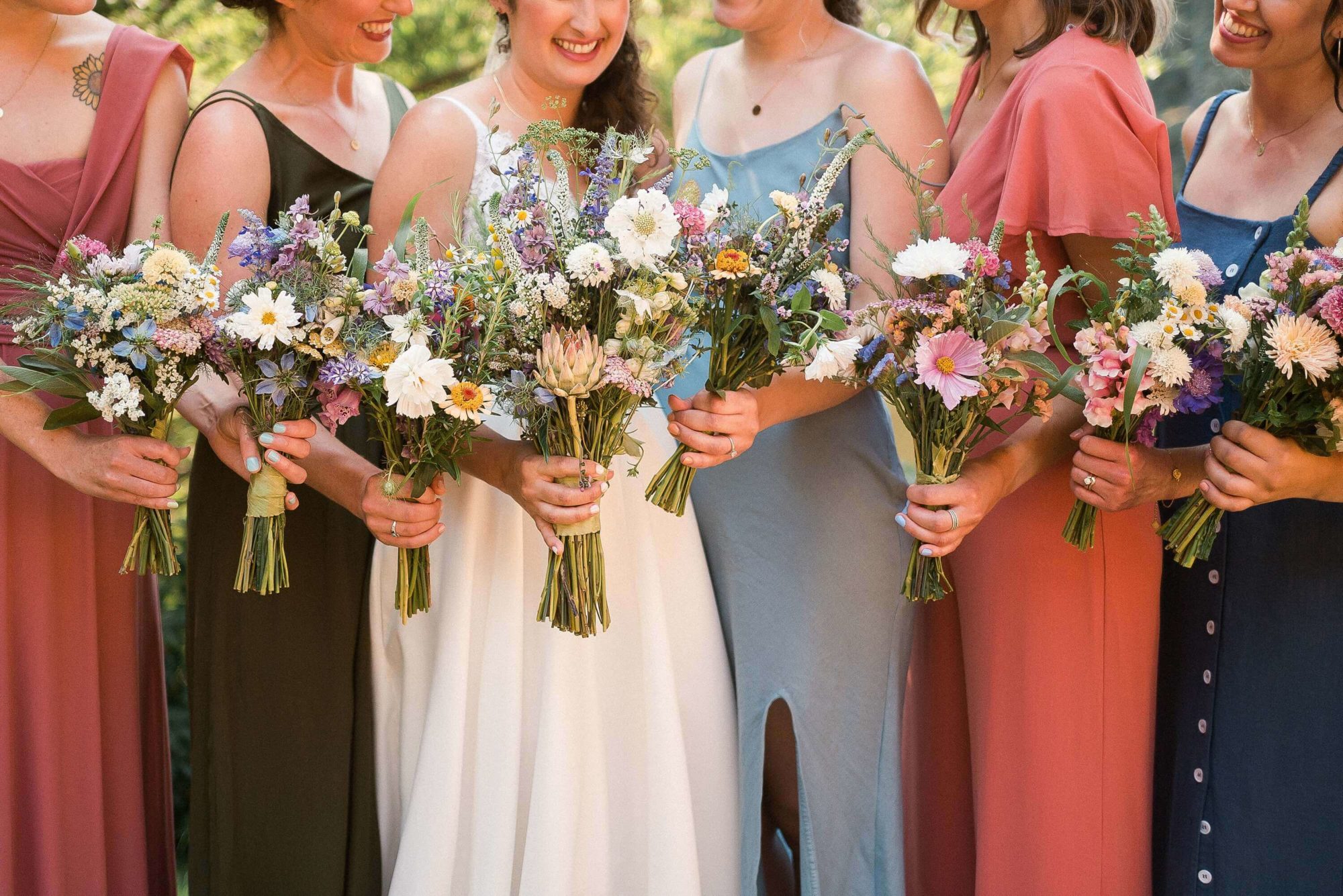 Bride and bridemaids summer bouquets
